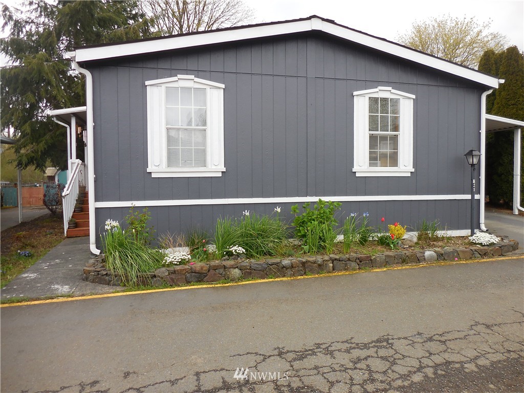 415 Lakeview Road, Unit K21 Lynnwood, WA 98087 - Photo 1 of 18