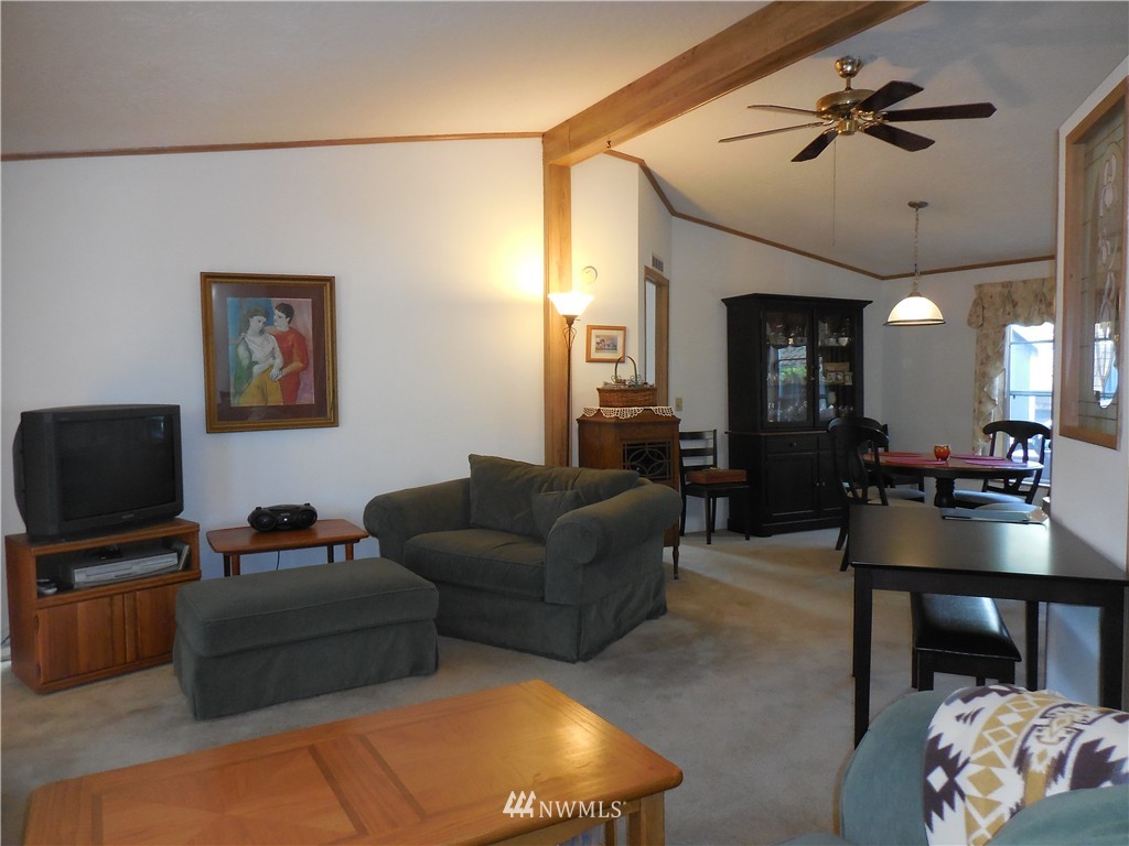 415 Lakeview Road, Unit K21 Lynnwood, WA 98087 - Photo 5 of 18