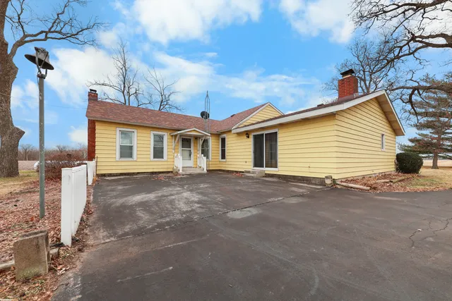 $235,000 | 2810 Oxbow Road, Morris, IL 60450