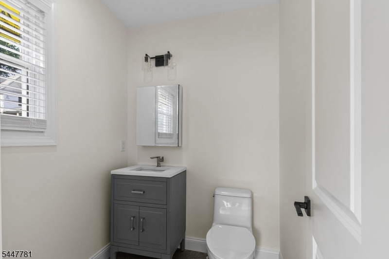 18 Walnut Street, Unit B Summit, NJ 07901 - Photo 4 of 19