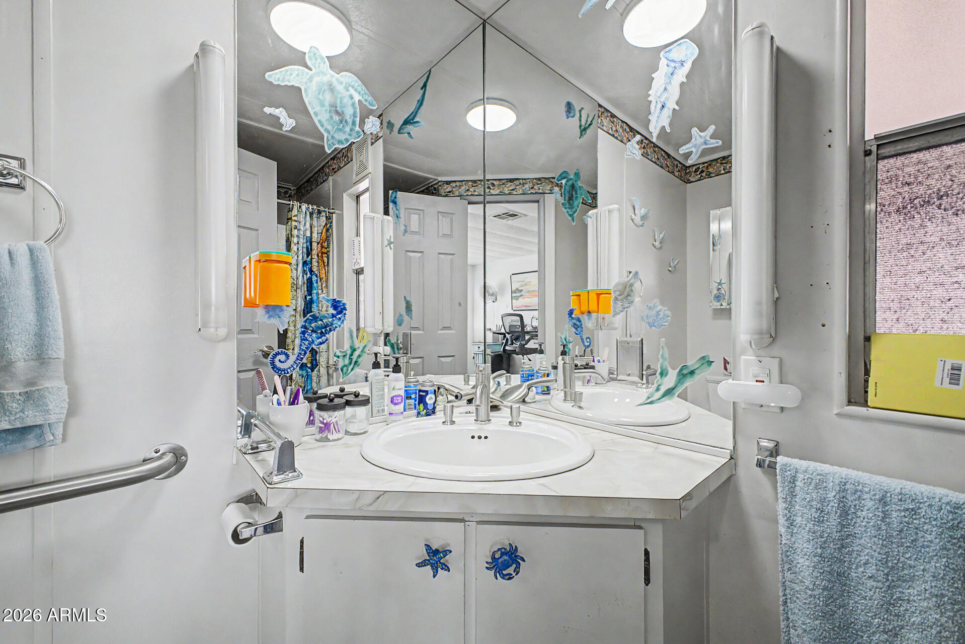 303 South Recker Road, Unit 3 Mesa, AZ 85206 - Photo 23 of 38 Guest Bathroom