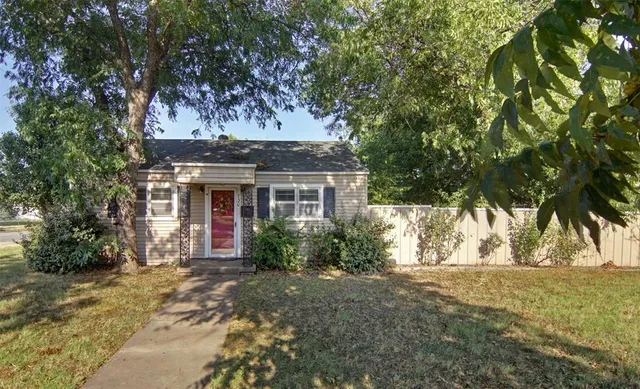 $179,000 | 730 Indiana Street, Graham, TX 76450