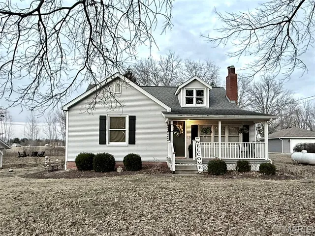 $385,000 | 5825 Redbud Lane, Edwardsville, IL 62025