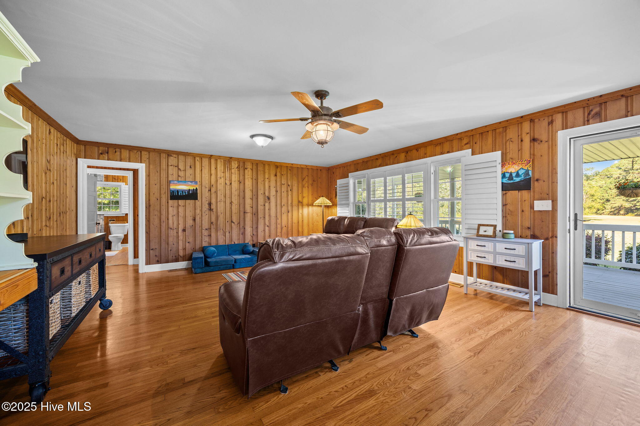 1131 Post Road Bath, NC 27808 - Photo 15 of 53 1131 living area 3