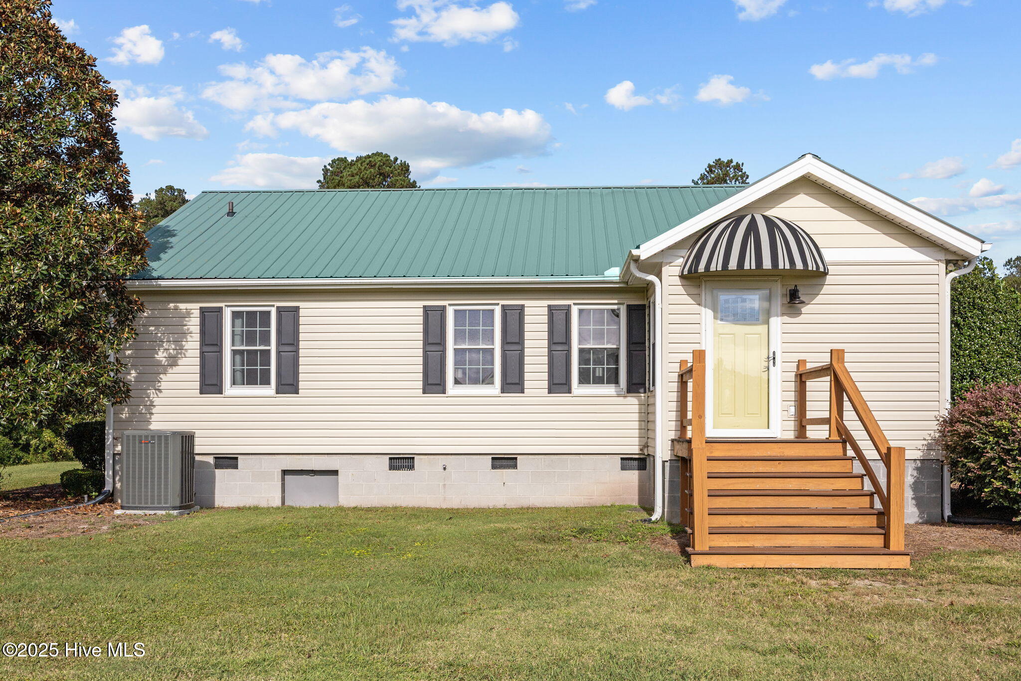 1131 Post Road Bath, NC 27808 - Photo 39 of 53 1131 back door
