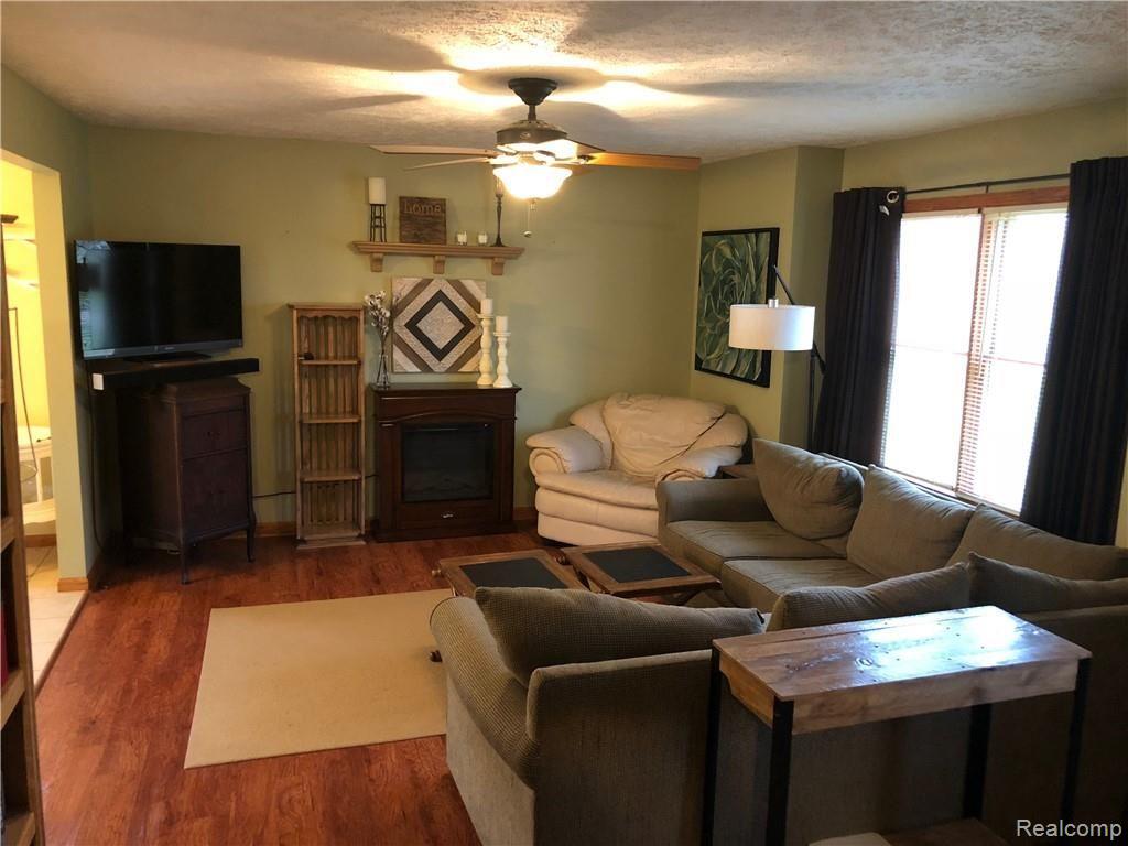 10057 Beardslee Road Perry, MI 48872 - Photo 4 of 30 1d.JPG