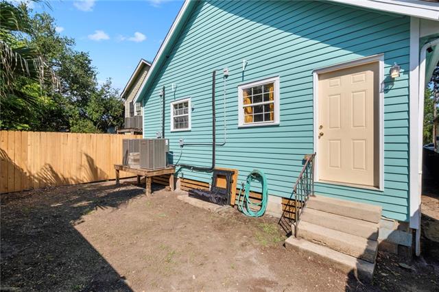 1713 Rousselin Drive New Orleans, LA 70119 - Photo 14 of 16