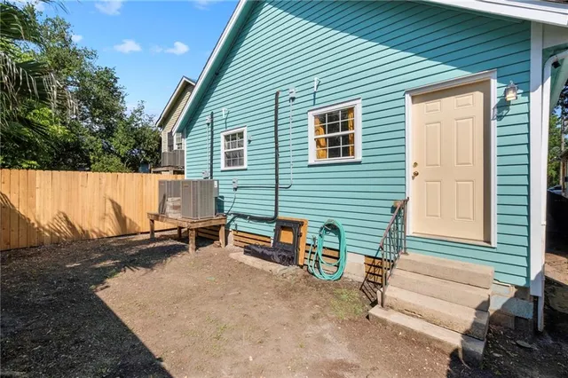 $2,200 | 1713 Rousselin Drive, New Orleans, LA 70119
