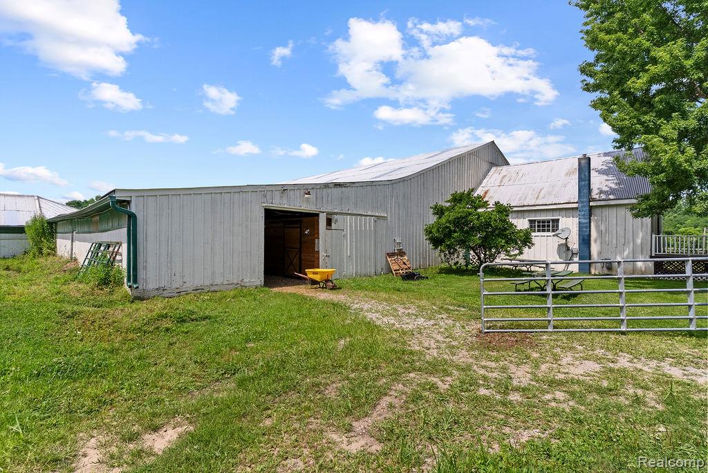 4470 Rochester Road Dryden, MI 48428 - Photo 43 of 68