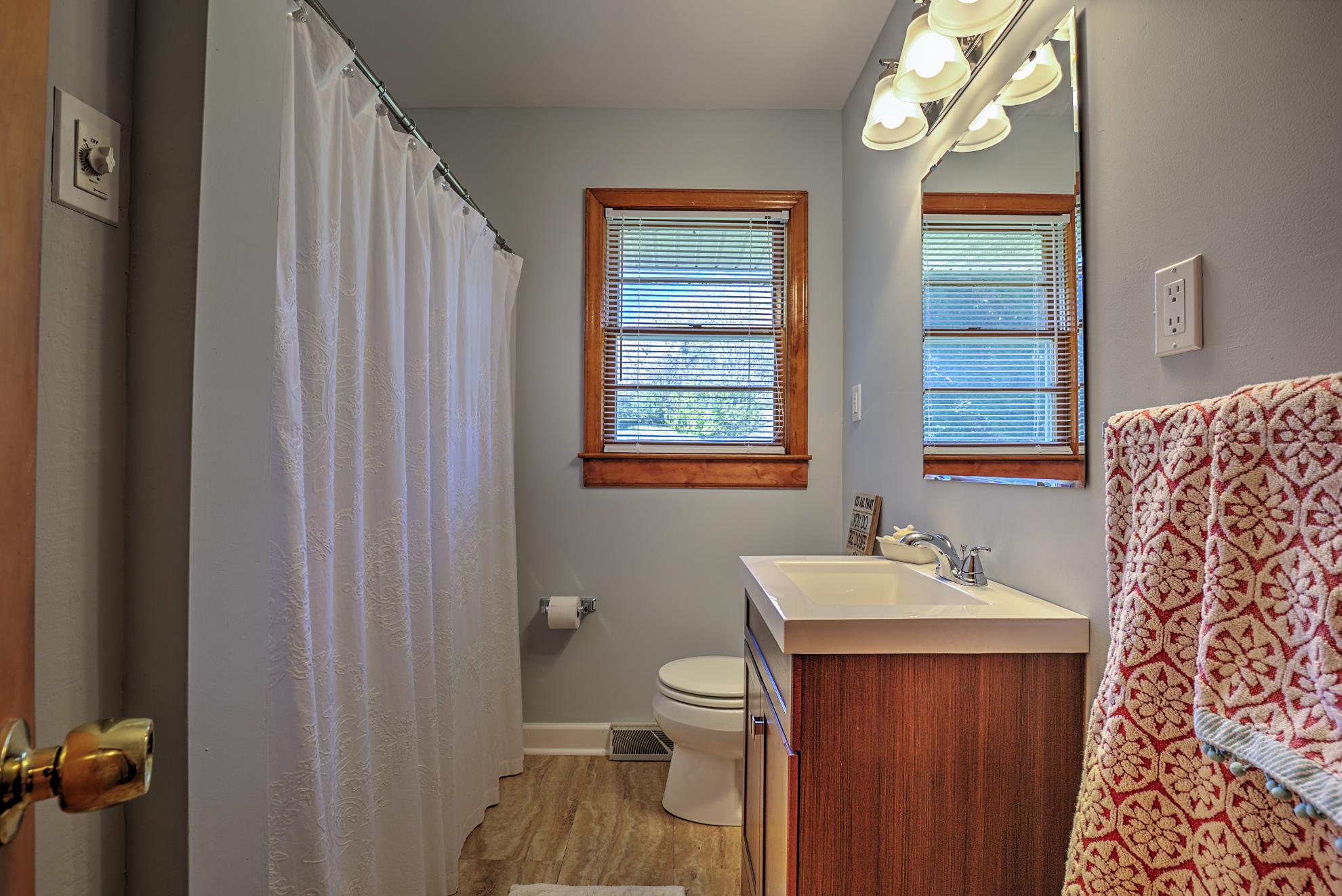 3625 New Spring Branch Road Southeast Roanoke, VA 24014 - Photo 11 of 26 Full Bath