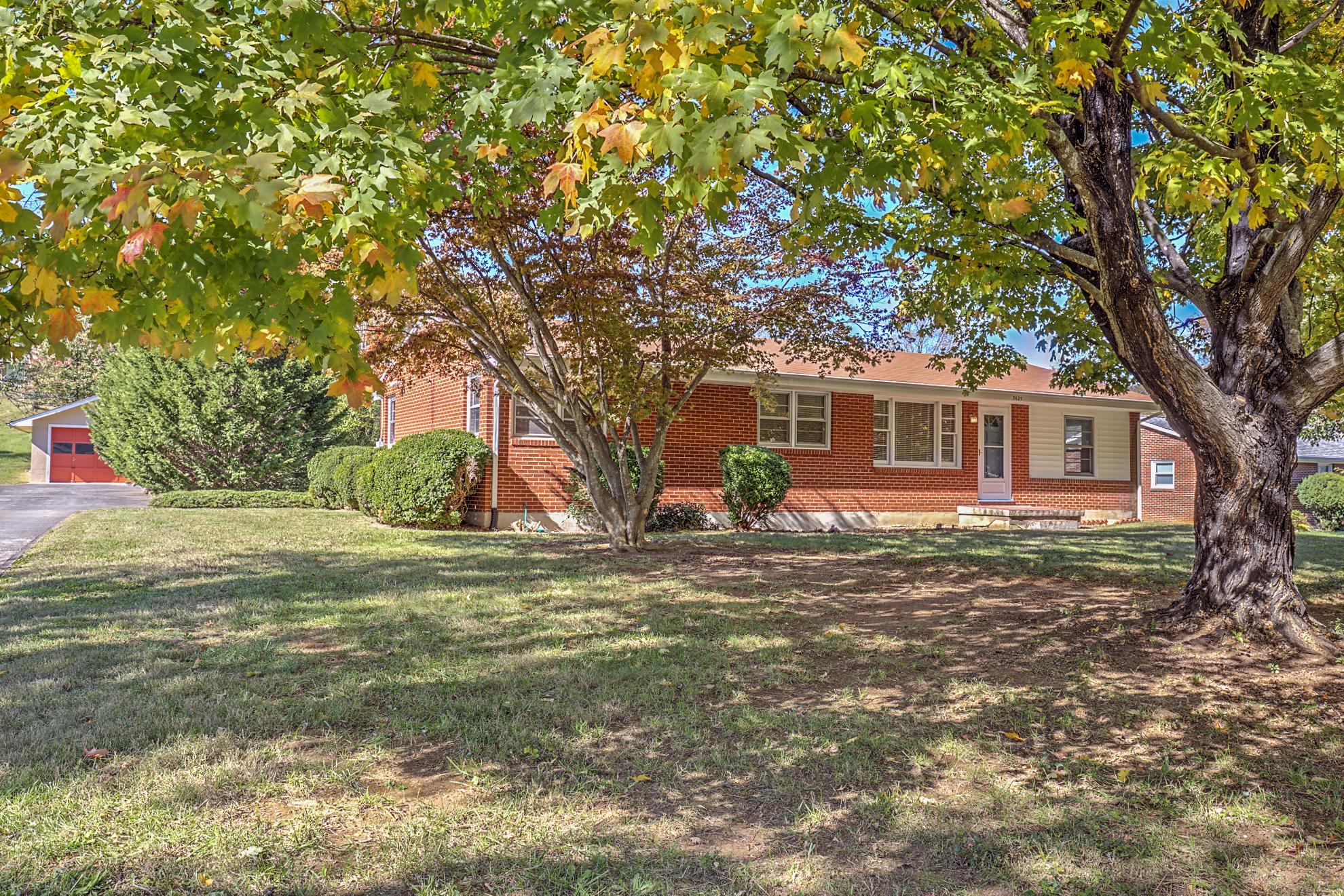 3625 New Spring Branch Road Southeast Roanoke, VA 24014 - Photo 22 of 26 Front Garage