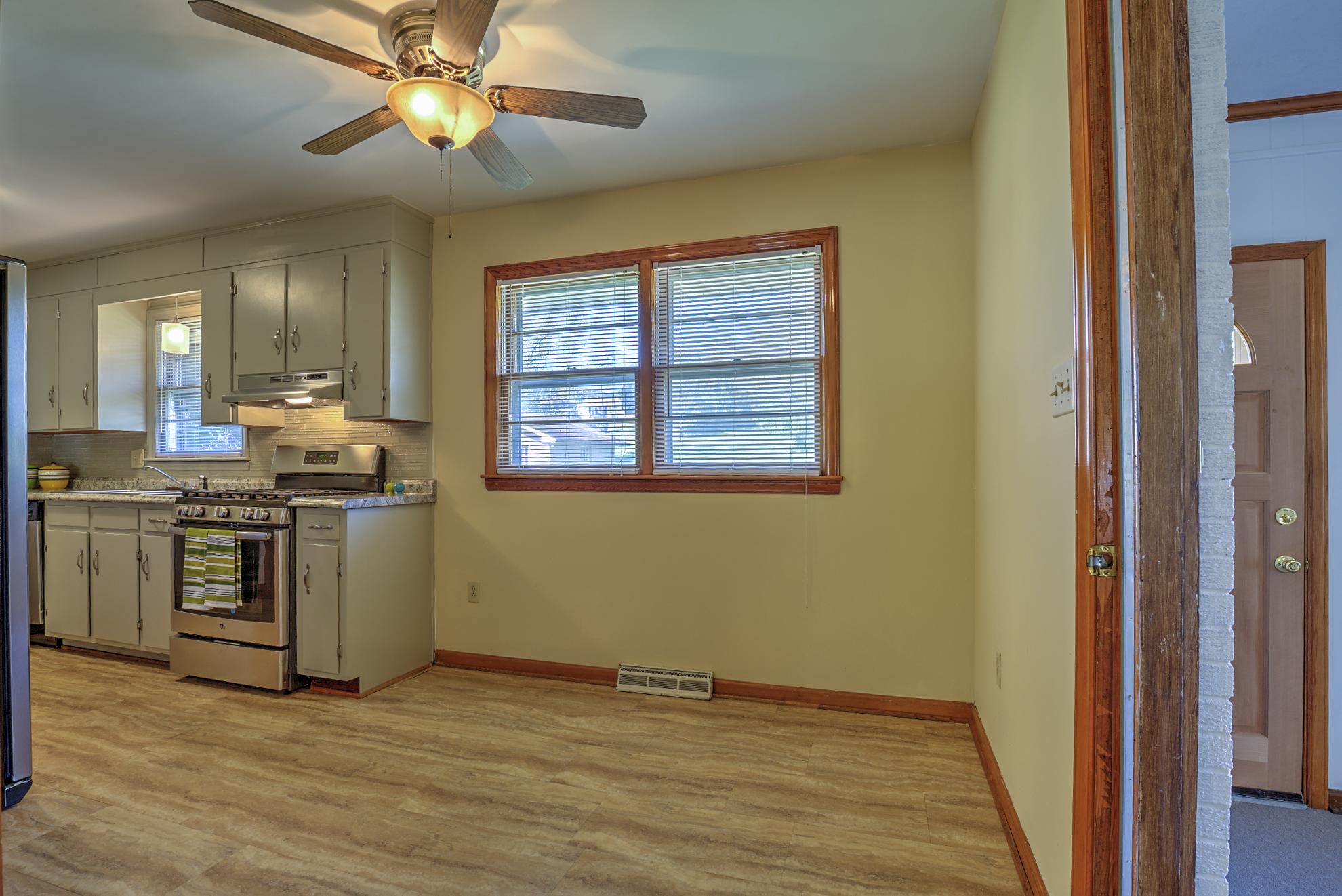 3625 New Spring Branch Road Southeast Roanoke, VA 24014 - Photo 7 of 26 Dining Room