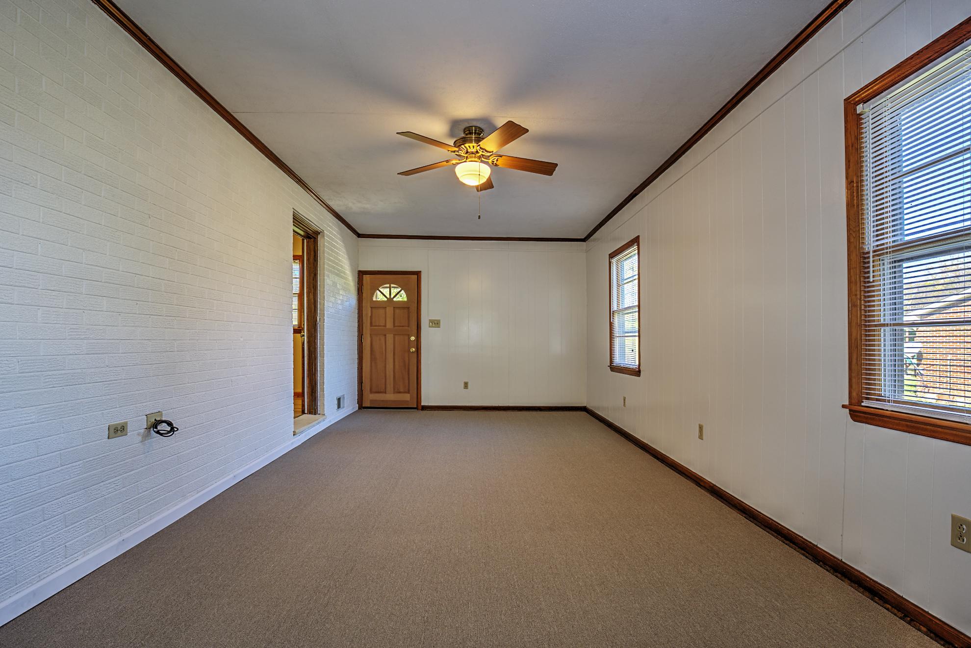3625 New Spring Branch Road Southeast Roanoke, VA 24014 - Photo 8 of 26 Family Room to Deck