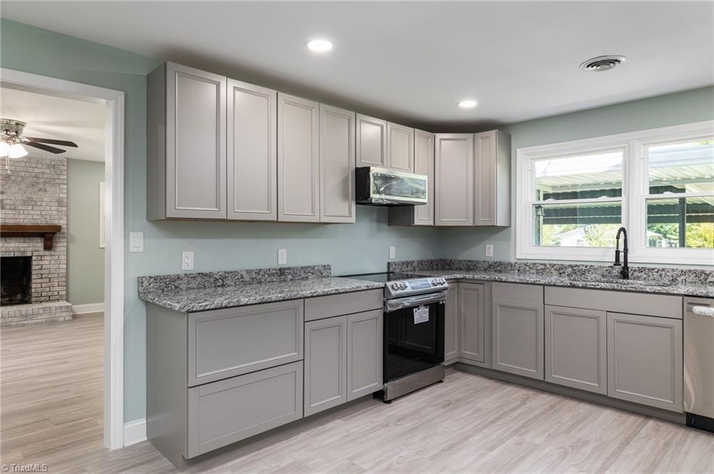 4009 Merton Road Greensboro, NC 27455 - Photo 13 of 32 Gallery Image 13