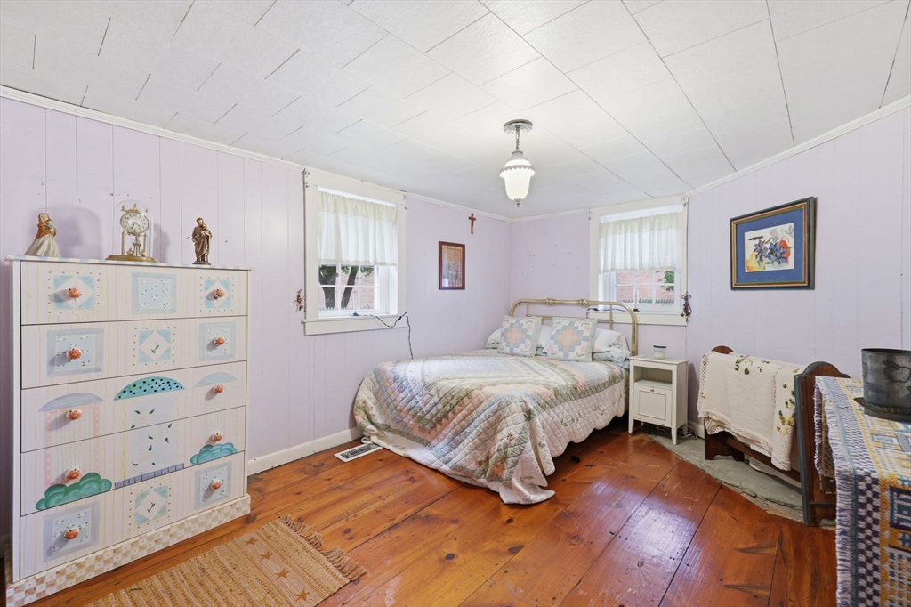 68 Chestnut Street Franklin, MA 02038 - Photo 9 of 27