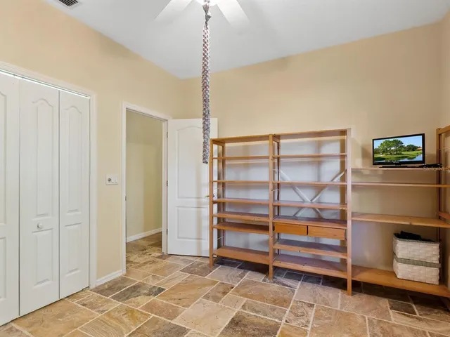 $525,000 | 2941 Sandringham Place, Sarasota, FL 34235