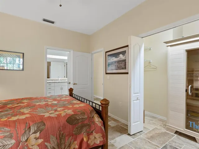 $525,000 | 2941 Sandringham Place, Sarasota, FL 34235