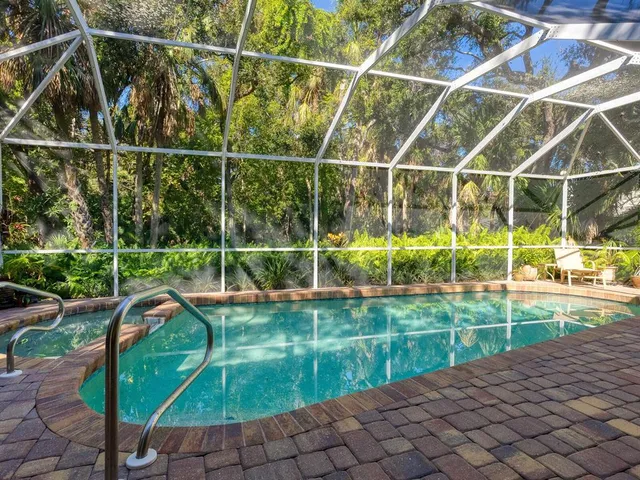 $525,000 | 2941 Sandringham Place, Sarasota, FL 34235