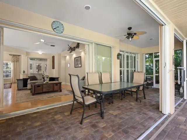 $525,000 | 2941 Sandringham Place, Sarasota, FL 34235