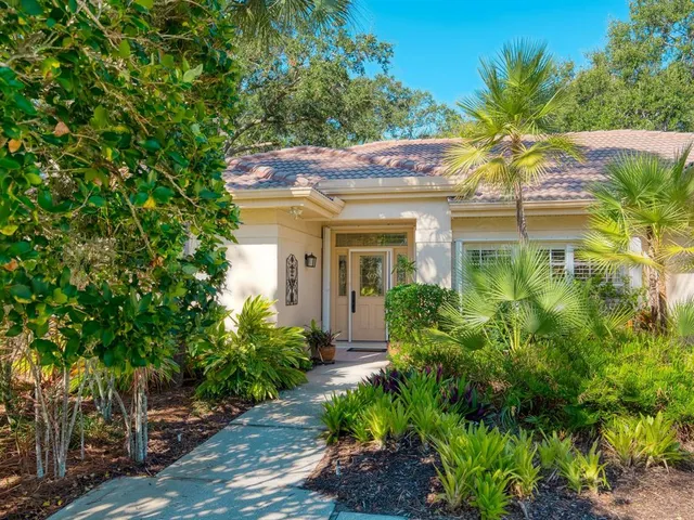 $525,000 | 2941 Sandringham Place, Sarasota, FL 34235