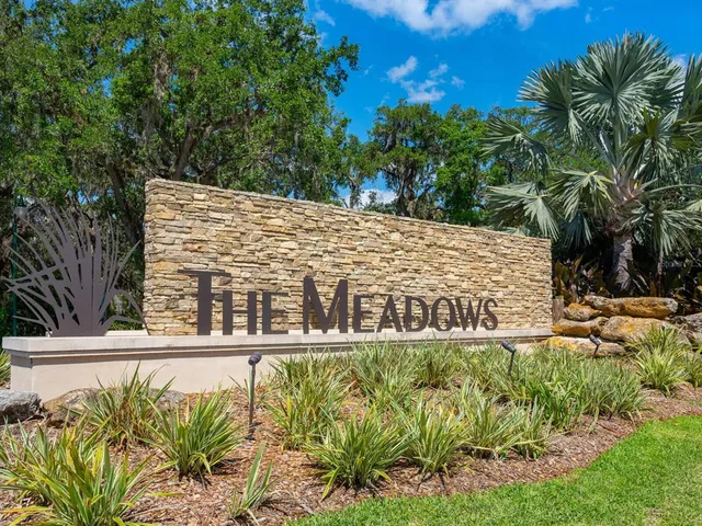 $525,000 | 2941 Sandringham Place, Sarasota, FL 34235