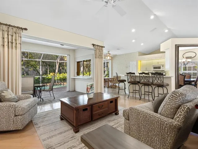 $525,000 | 2941 Sandringham Place, Sarasota, FL 34235