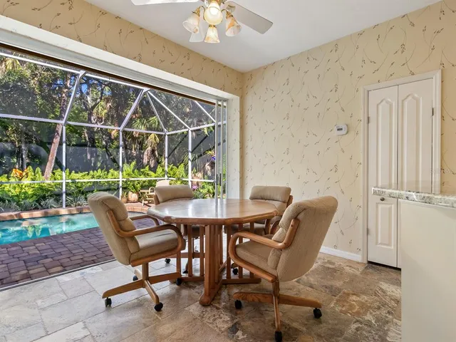 $525,000 | 2941 Sandringham Place, Sarasota, FL 34235