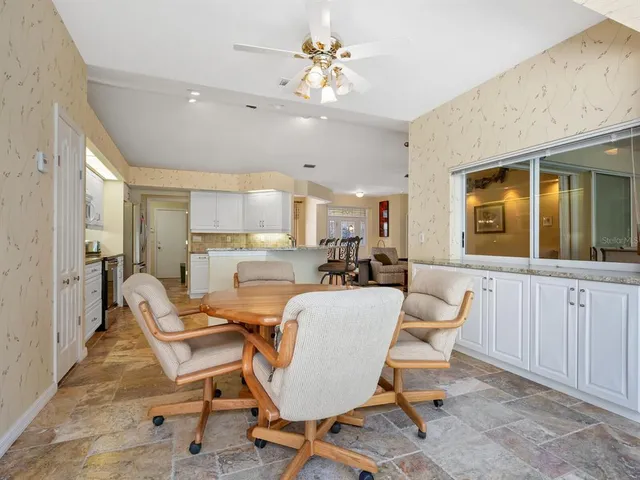 $525,000 | 2941 Sandringham Place, Sarasota, FL 34235