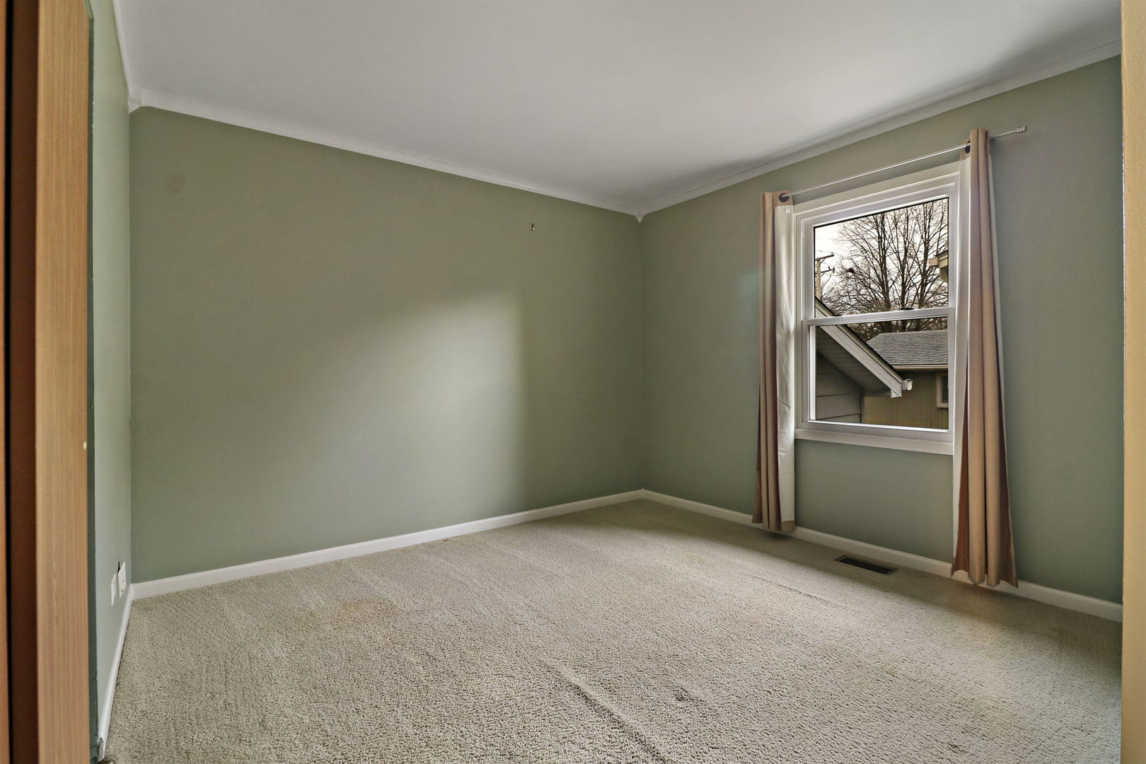 811 North Beck Road Lindenhurst, IL 60046 - Photo 11 of 20