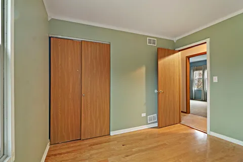 $300,000 | 811 North Beck Road, Lindenhurst, IL 60046