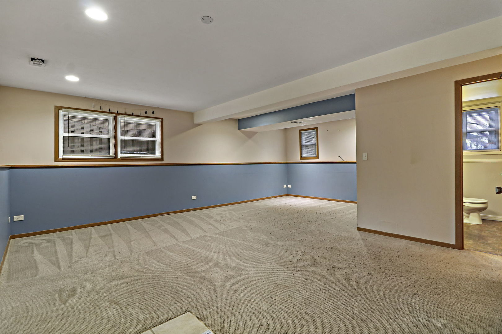 811 North Beck Road Lindenhurst, IL 60046 - Photo 17 of 20