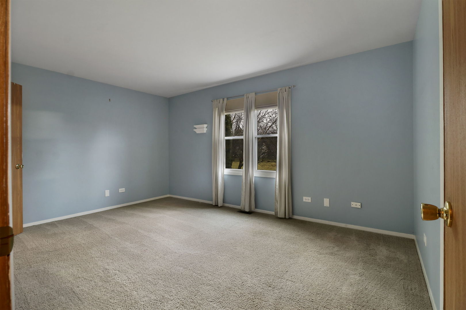 811 North Beck Road Lindenhurst, IL 60046 - Photo 9 of 20