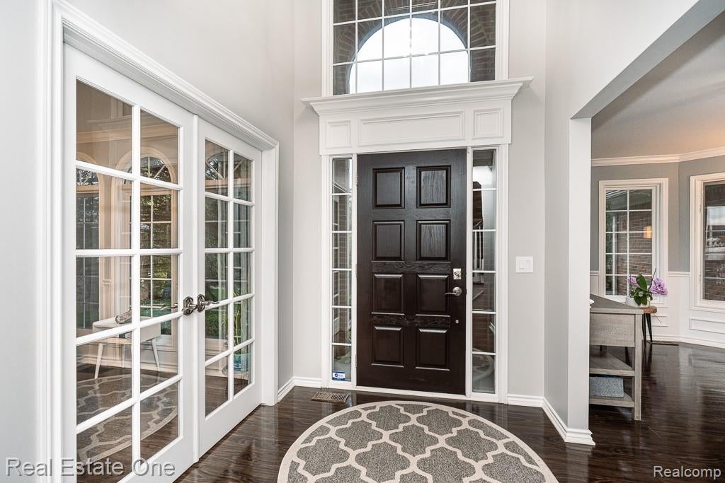582 Bloomer Ridge Drive Rochester, MI 48307 - Photo 4 of 54 Gallery Image 4
