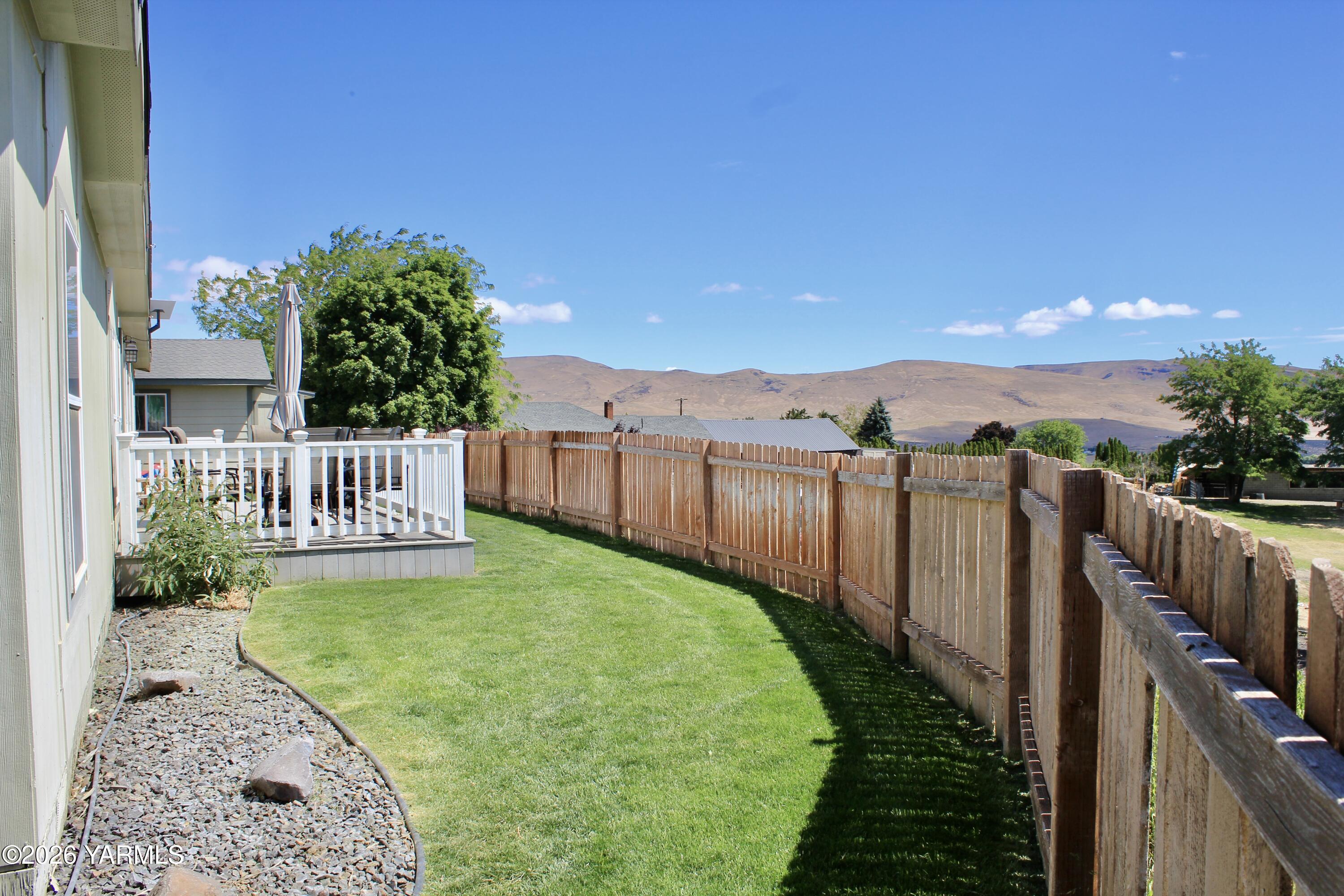 1101 Gore Road Selah, WA 98942 - Photo 37 of 42 Outside back