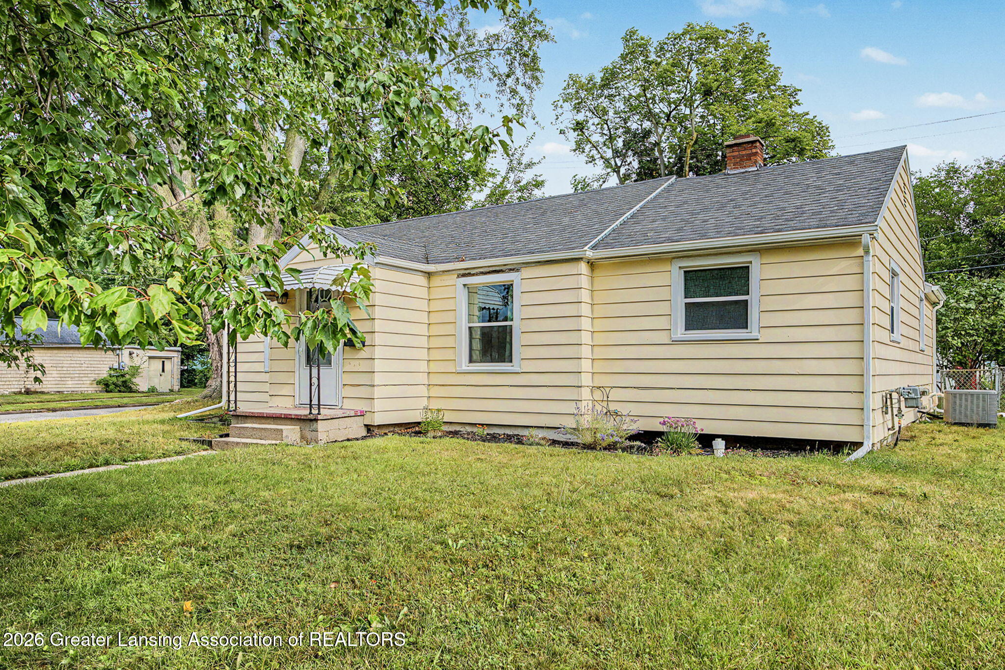 705 Ridgewood Avenue Lansing, MI 48910 - Photo 4 of 37 4-web-or-mls-CQ1A6268
