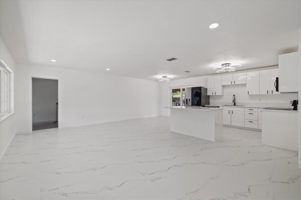 8125 North Socrum Loop Road Lakeland, FL 33809 - Photo 12 of 47 Gallery Image 12
