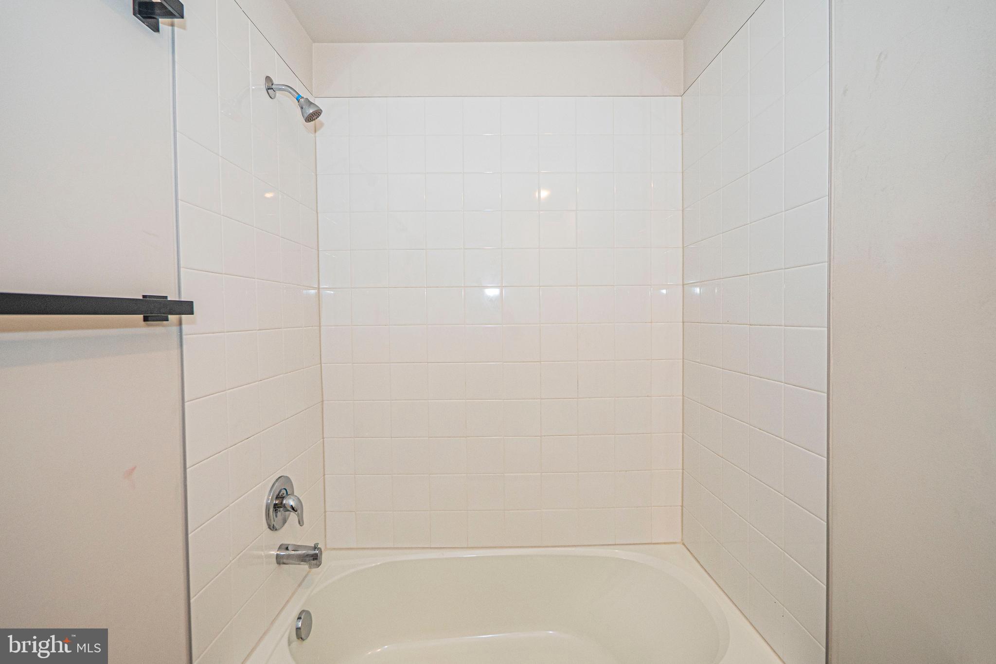 120 Paddington Street Falling Waters, WV 25419 - Photo 29 of 34 a close up of a bathtub