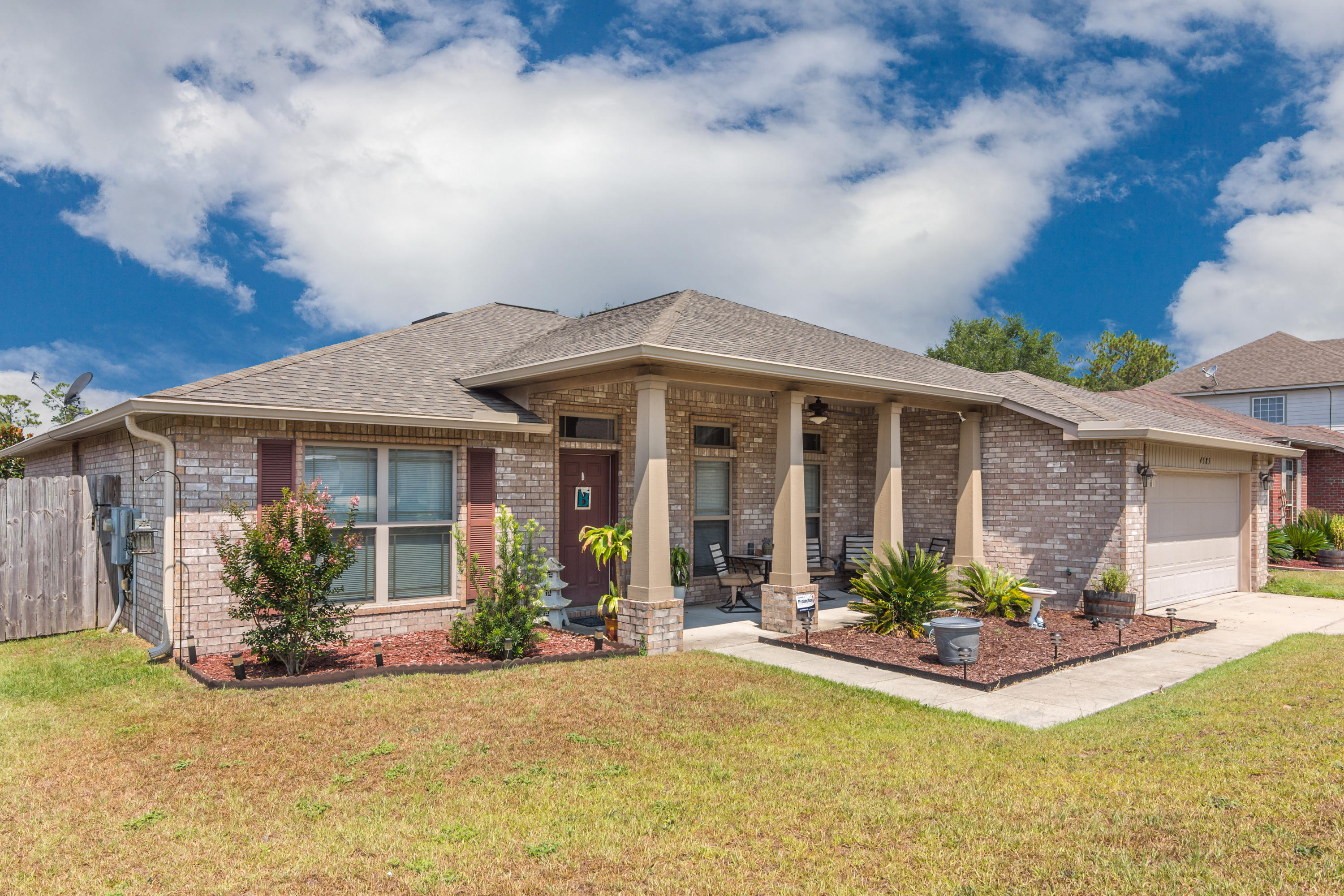 4585 Hermosa Road Crestview, FL 32539 - Photo 2 of 25