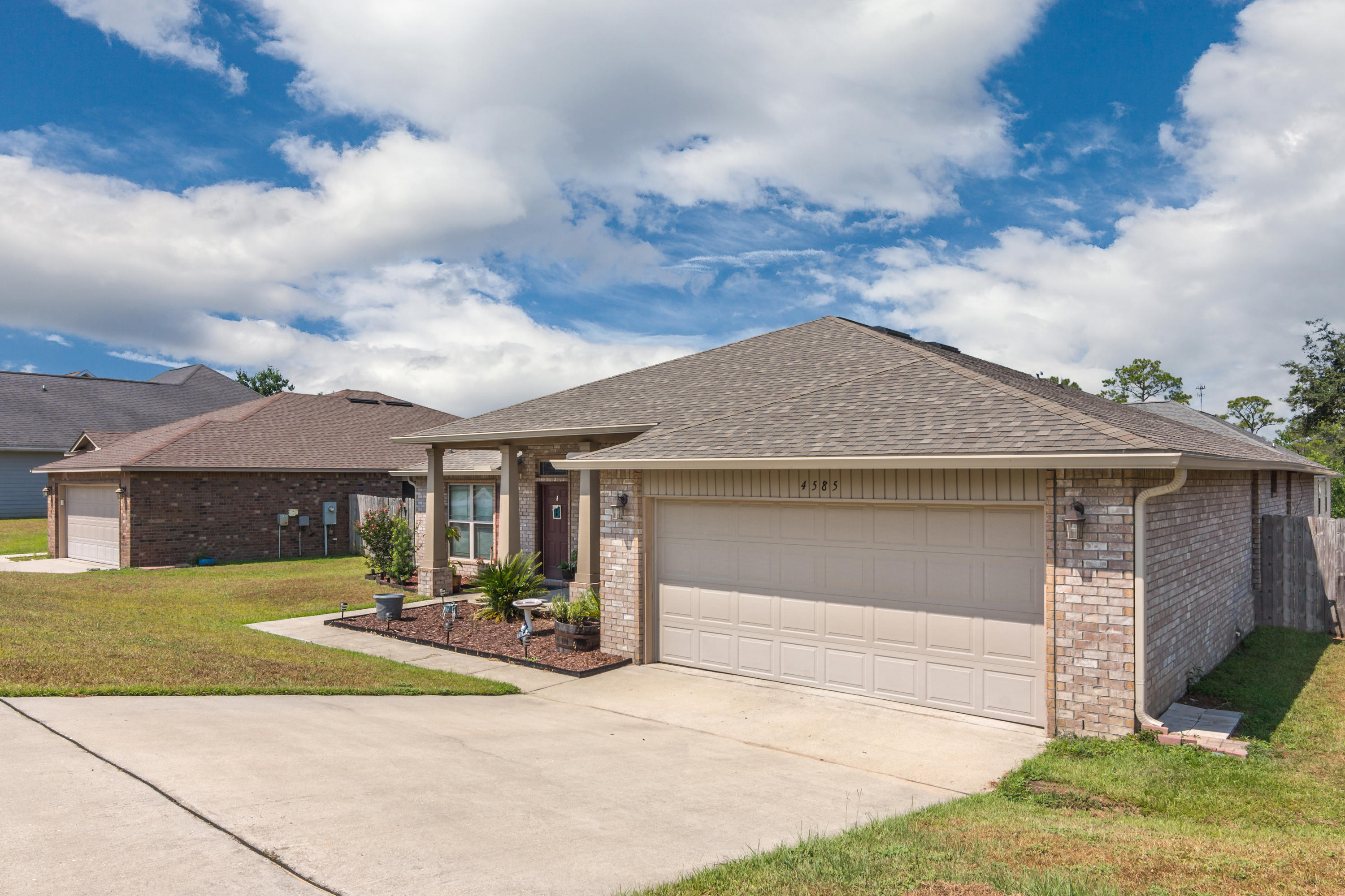 4585 Hermosa Road Crestview, FL 32539 - Photo 3 of 25