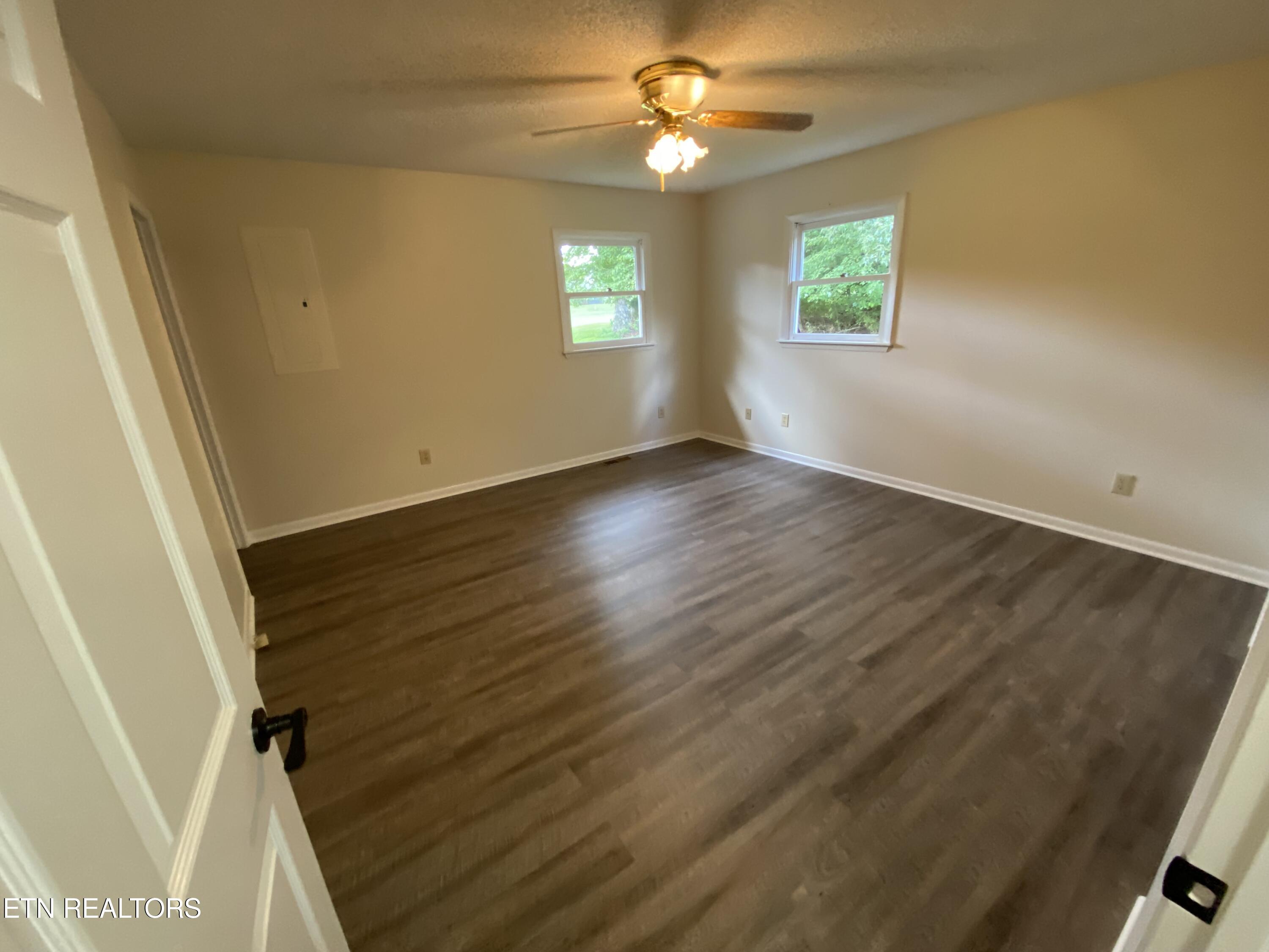 2565 Dunbar Road Crossville, TN 38572 - Photo 15 of 30 Master Bedroo