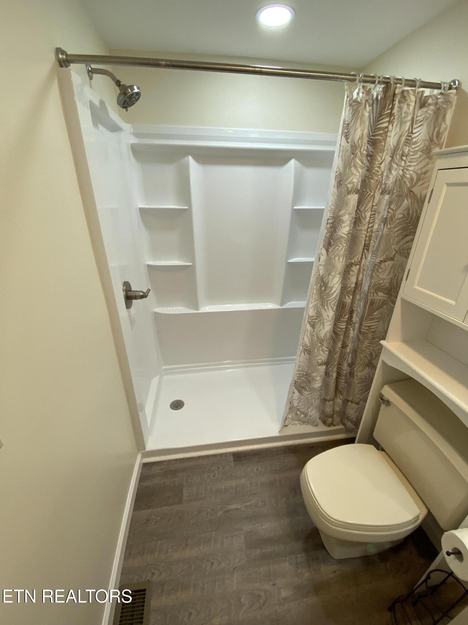 2565 Dunbar Road Crossville, TN 38572 - Photo 19 of 30 2565 Master Bath Shower