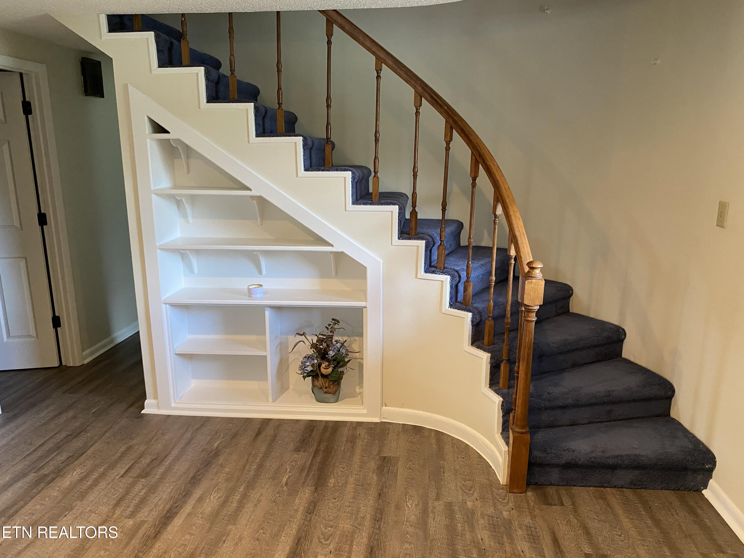 2565 Dunbar Road Crossville, TN 38572 - Photo 23 of 30 2565 Staircase to Loft