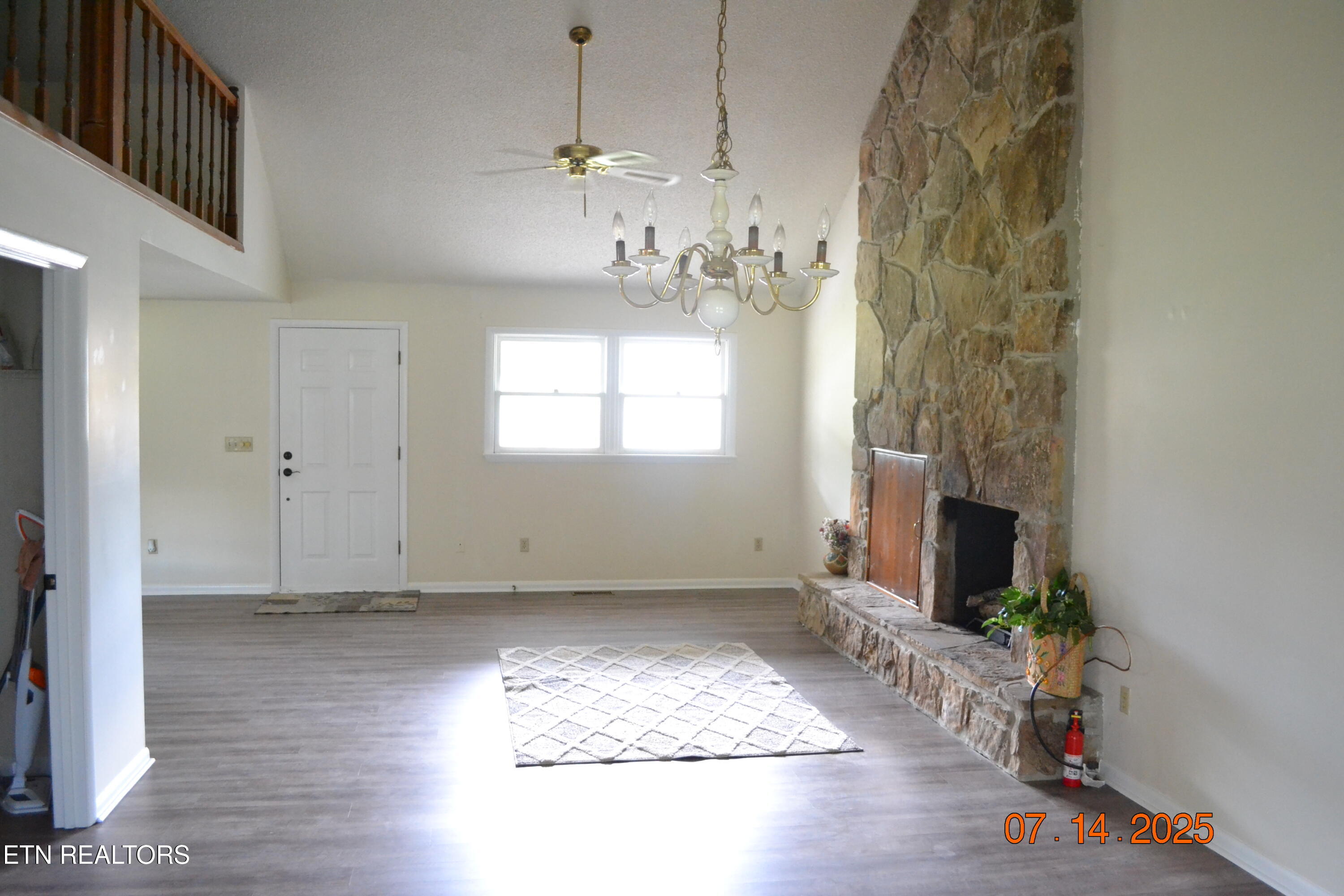 2565 Dunbar Road Crossville, TN 38572 - Photo 5 of 30 Living Room