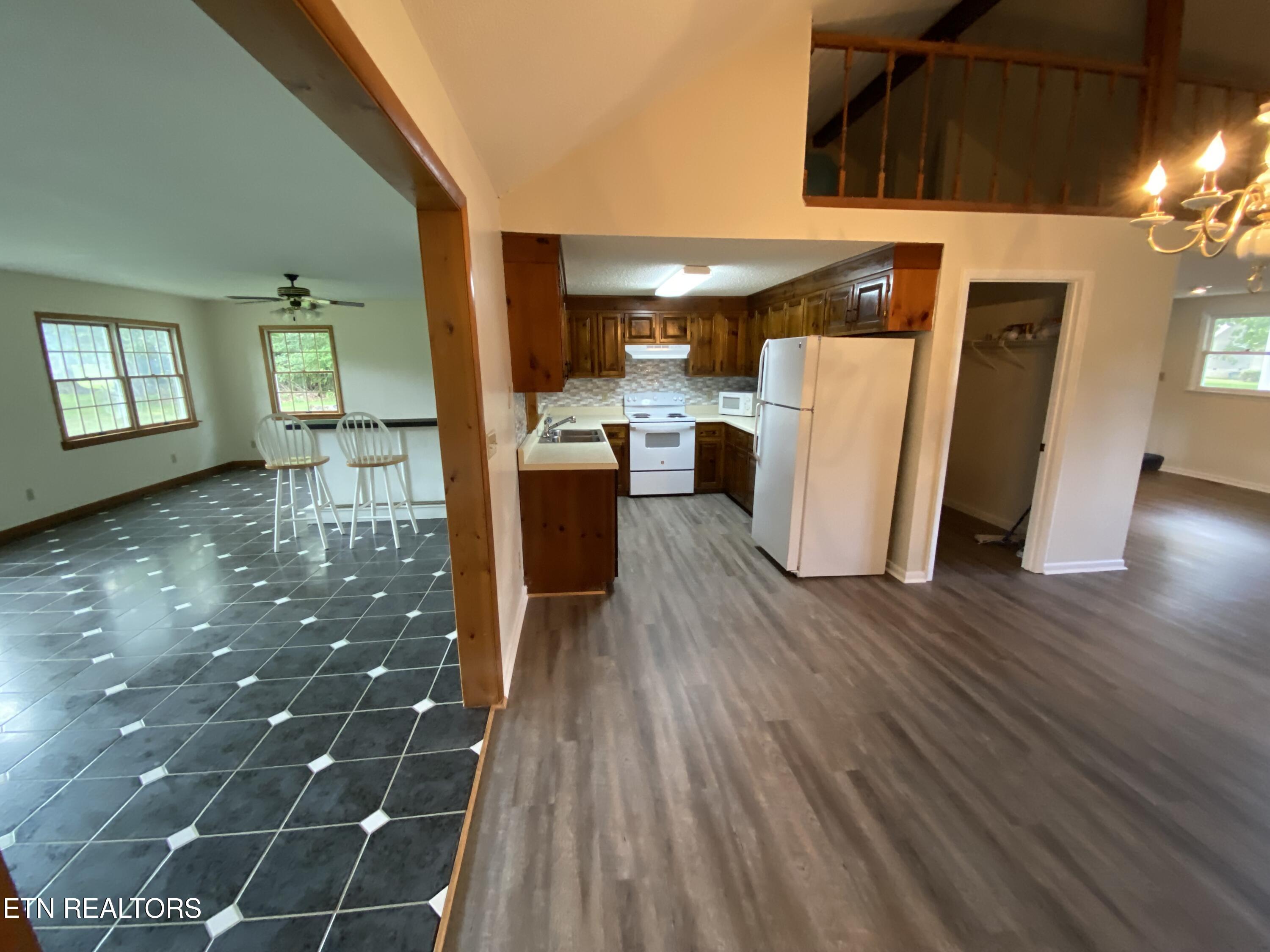 2565 Dunbar Road Crossville, TN 38572 - Photo 10 of 30 2565 Kitchen Sunroom