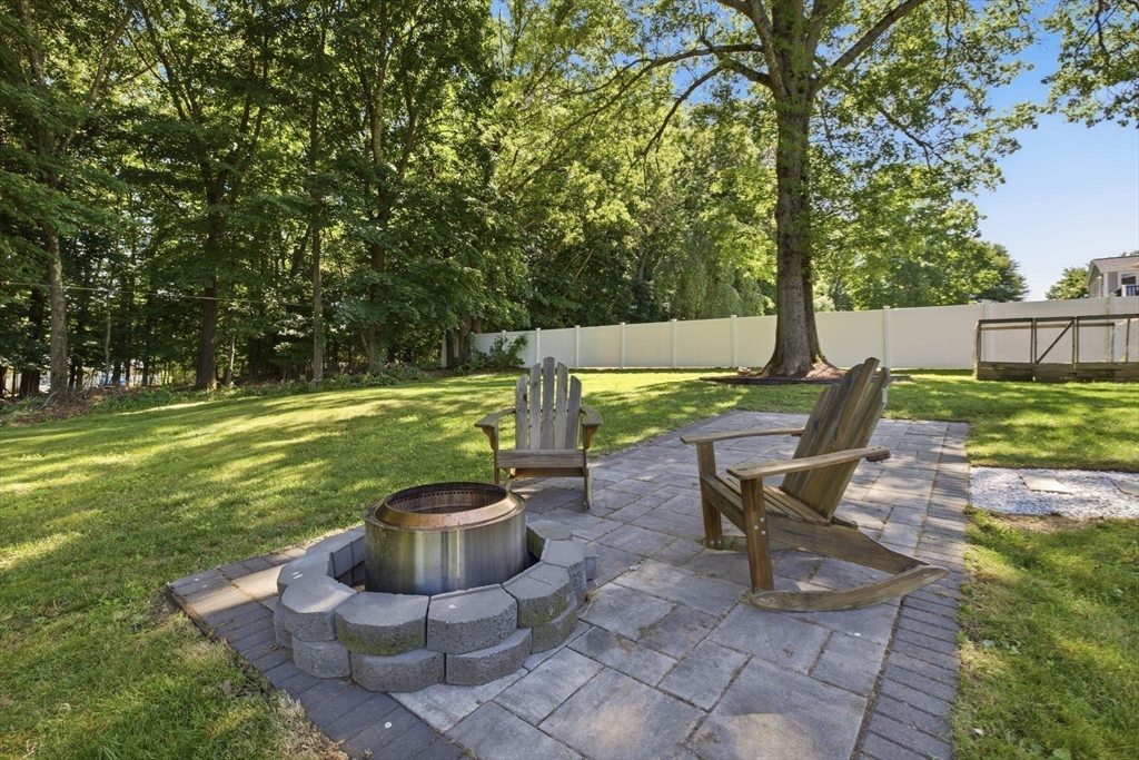 100 Beacon Hill Road West Springfield, MA 01089 - Photo 22 of 24