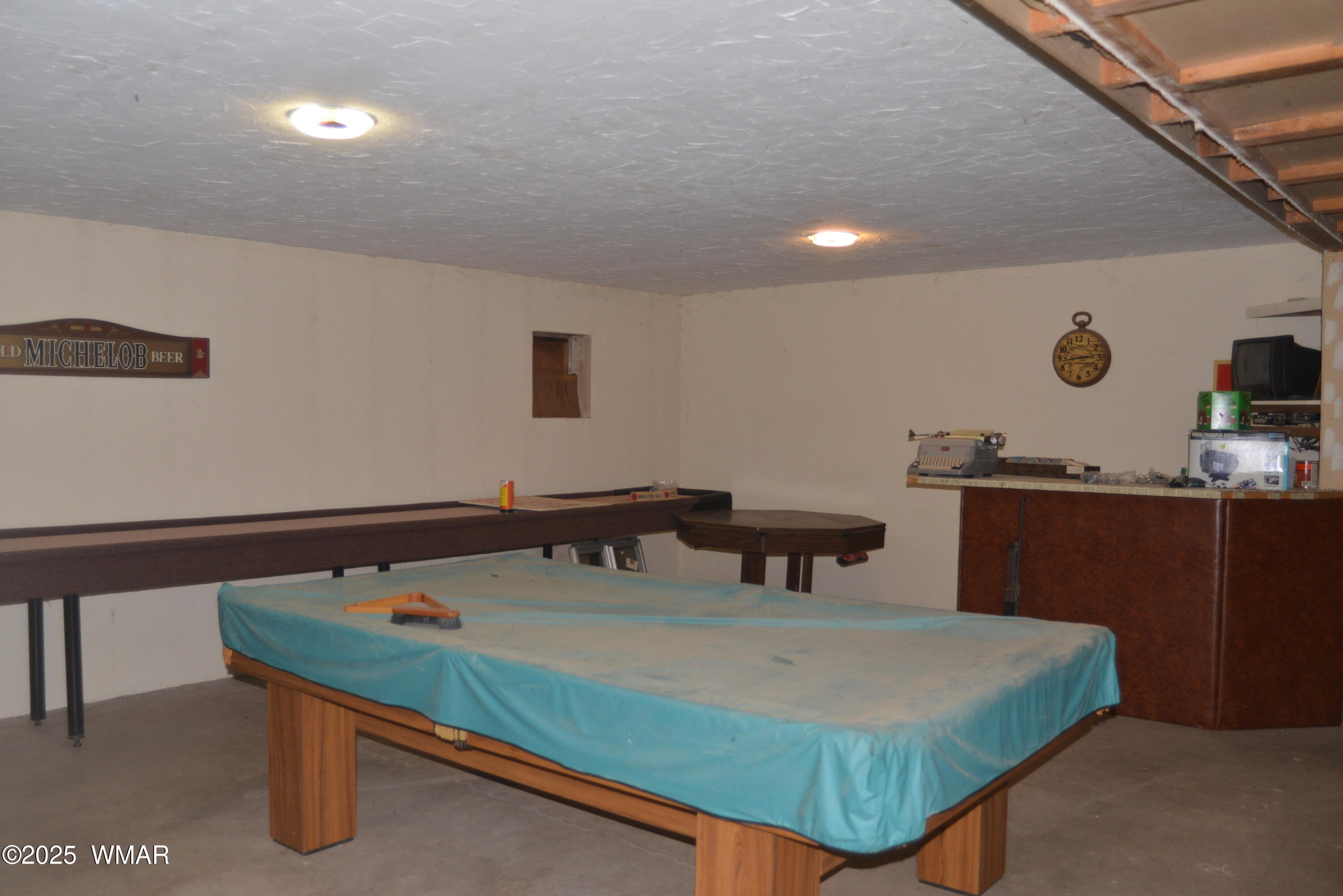 3736 Bum Heel Ranch Road Heber, AZ 85928 - Photo 3 of 46 a room with furniture and window