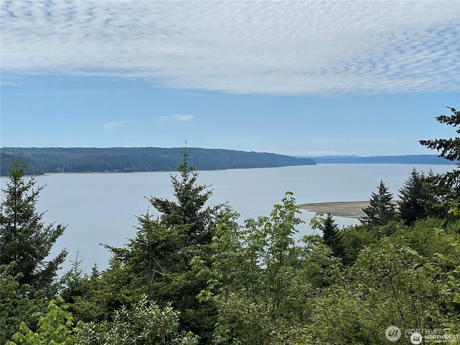 3760 Highway 101 Florence, OR 97439 - Photo 35 of 38 a view of a lake with a city