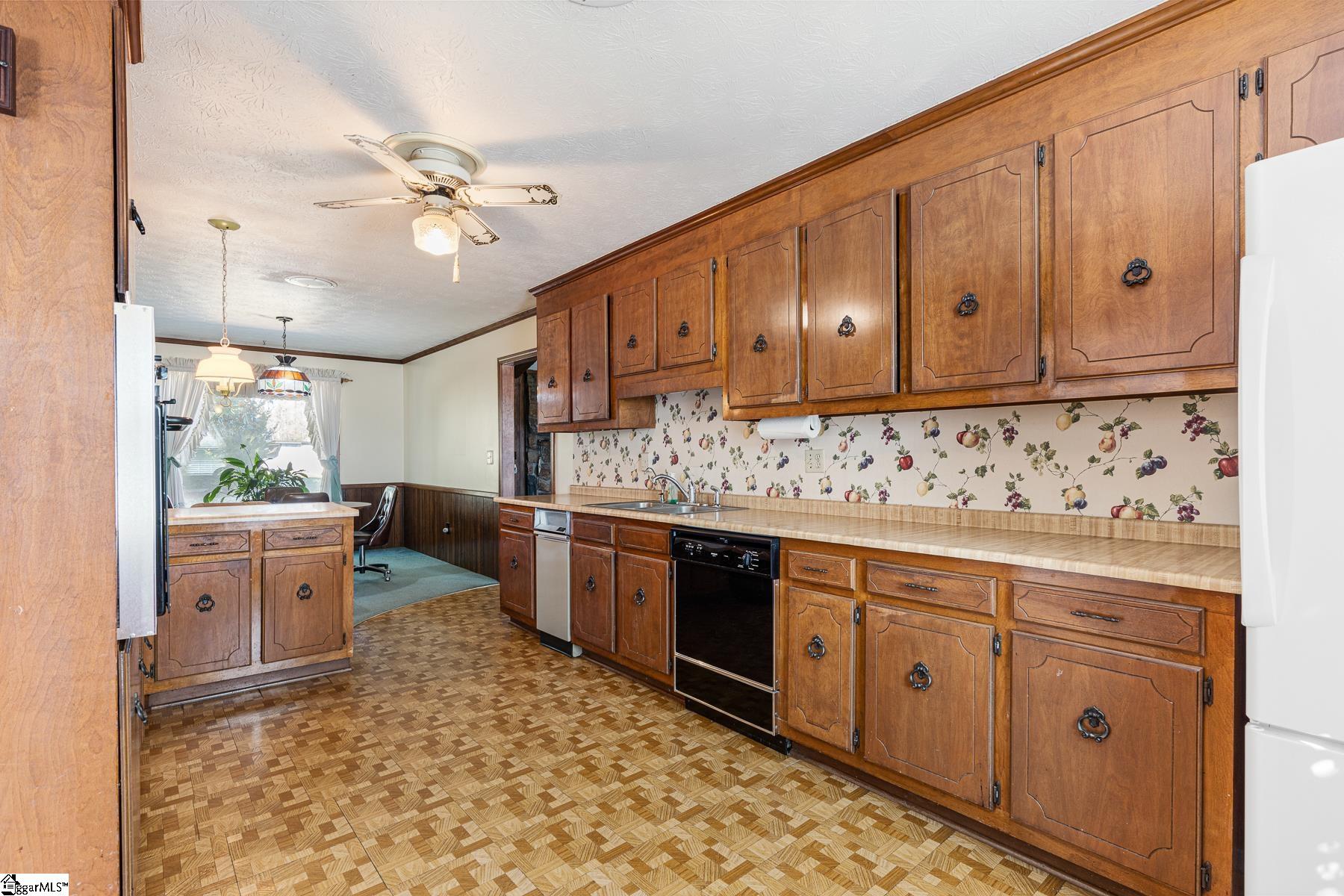 445 Bud Smith Road Easley, SC 29640 - Photo 8 of 36