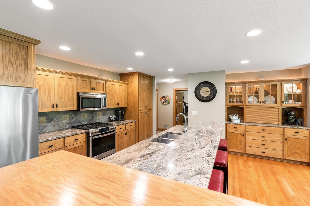 2934 Canyon Road Chaska, MN 55318 - Photo 6 of 51
