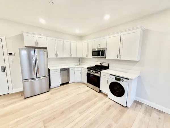 $2,500 | 220 Winthrop Street, Unit 304, Winthrop, MA 02152